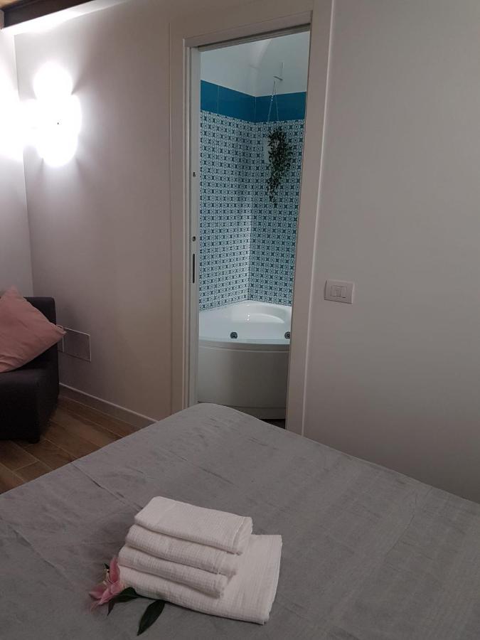 Rega Holiday House Napoli Bagian luar foto